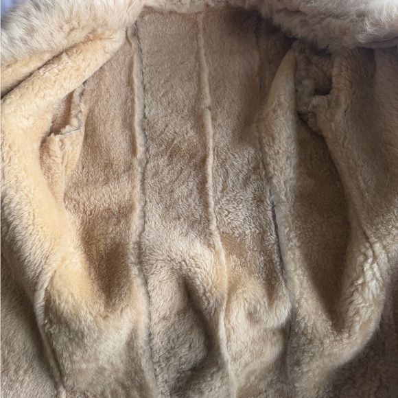 Women's Tan 100% sheepskin Shearling Coat size small - Picture 8 of 11